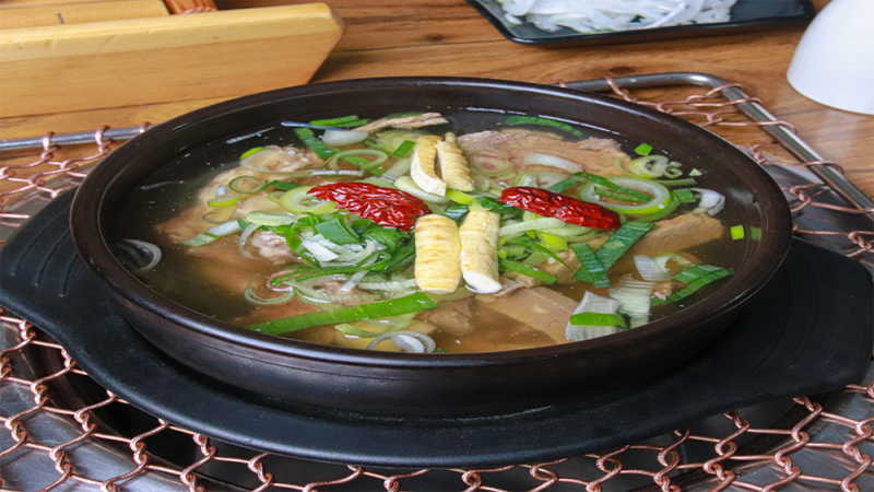 한우 갈비탕 (점심특선)